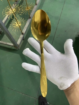 Professionele automatische goudkleurige PVD vacuümcoatingsmachine voor tafelgerei