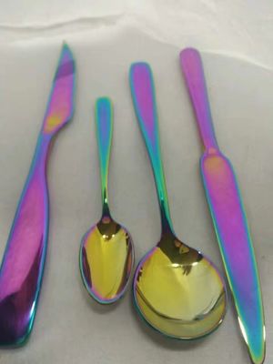 Mini PVD-coatingmachine met hoge stabiliteit De filmlaag is delicater PVD vacuüm decoratieve coatingmachine voor sieraden