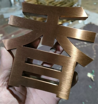 Hoog efficiënte energiebesparende titanium PVD vacuümcoatingsmachine voor regenboog goud roos goud grijs kleur