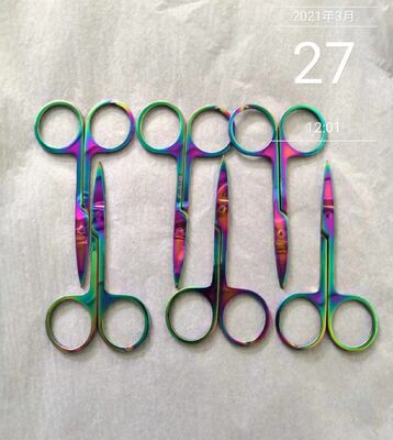 Multicolor PVD vacuüm gecoate schaar met roestvrij en glad oppervlak voor dagelijks gebruik