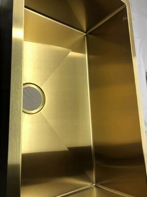 Vlekbestendige PVD-coatingmachine met hygiënische metalen afwerking en volautomatisch controlesysteem voor keukenarmaturen