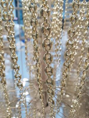 PVD-coatingmachine met krasbestendige goudafwerkingen en een efficiënte productie voor juwelen en sieraden