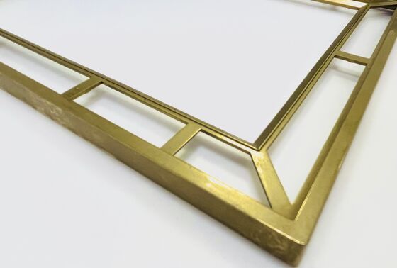 Systemen voor laagtemperatuurvacuümcoating voor kunststofcomponenten met decoratieve afwerking en anti-tarnish PVD-coating