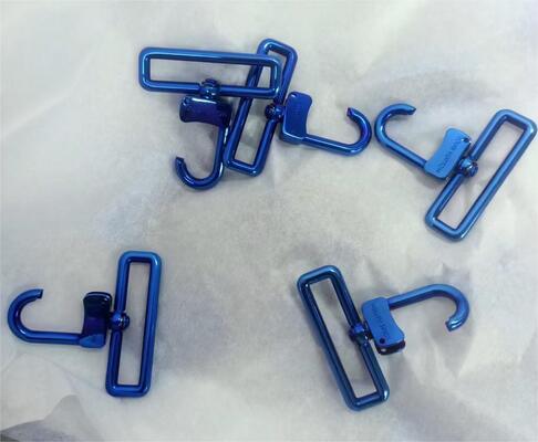 PVD-platingmachine met uniforme coating, zeer efficiënte afzetting en volledig automatisch controlesysteem voor connectoren en gespen