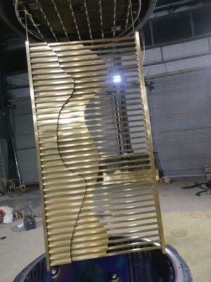 Groot formaat PVD-coatingmachine voor uniforme coating en diverse decortexturen op metalen frames