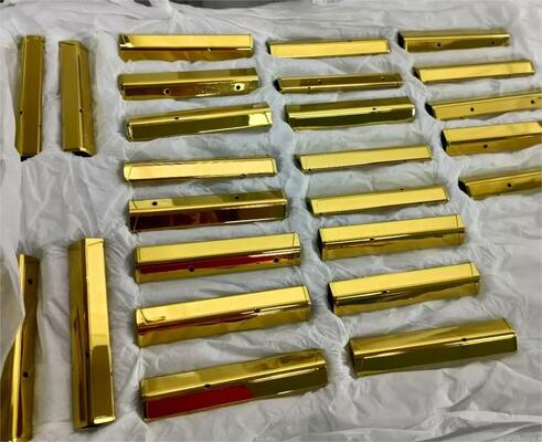 Duurzame Hoogte - Gouden de Reclame het Embleem van het kwaliteitsroestvrije staal nam de Gouden Machine van de Kleurenpvd Vacuümdeklaag toe