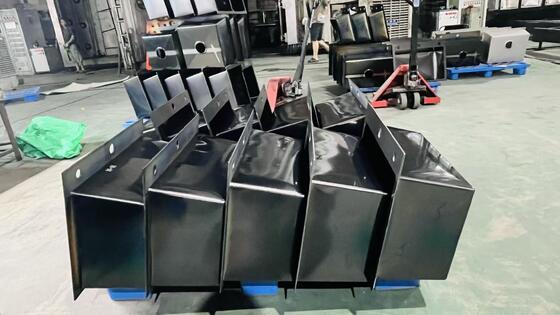 PVD-vacuümcoatingmachine met gemiddelde kamer voor roestvrijstalen aanrecht met matzwarte beplating en aangepaste decoratieve tinten